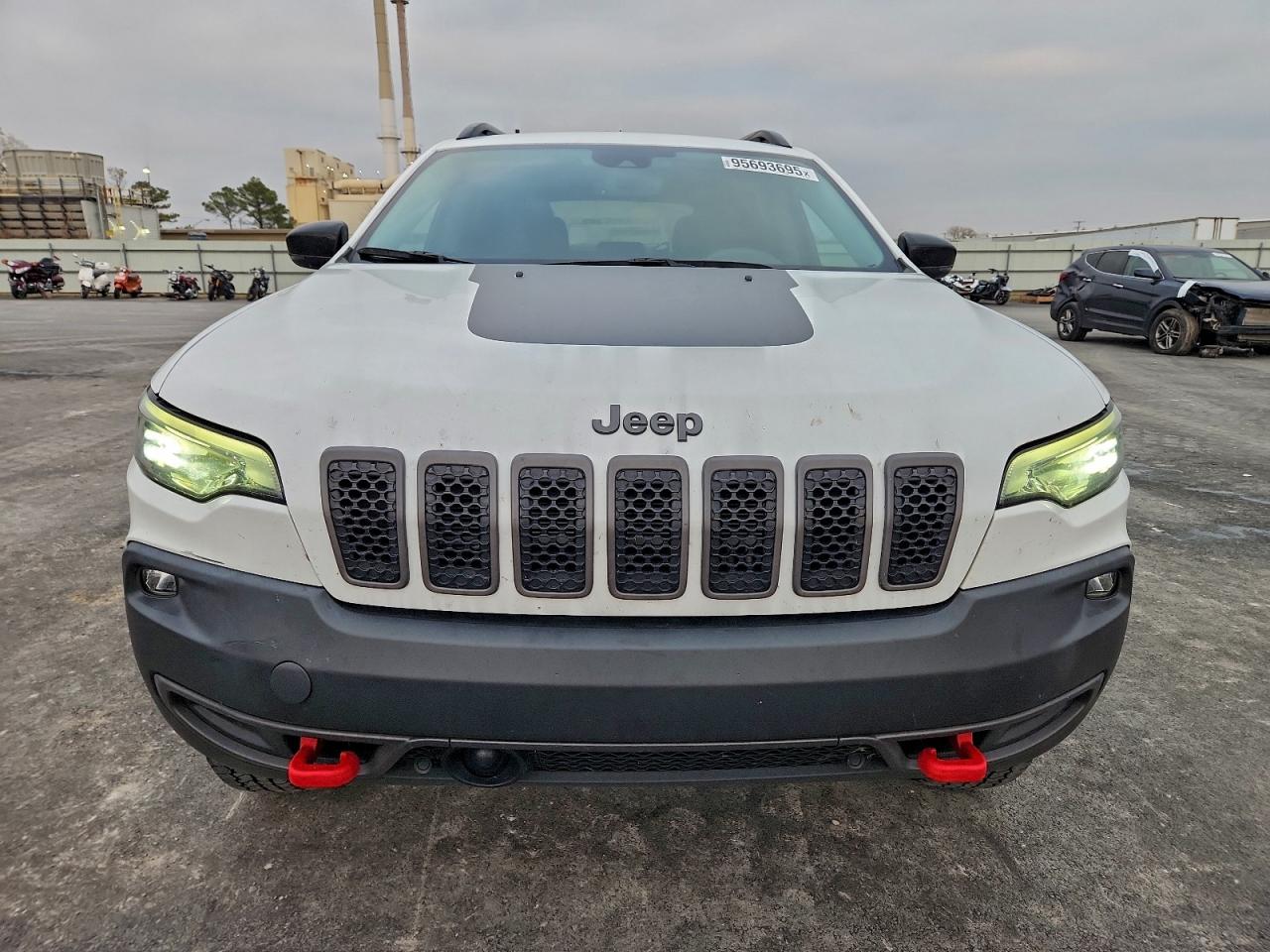 Jeep Cherokee Trailhawk Image 5