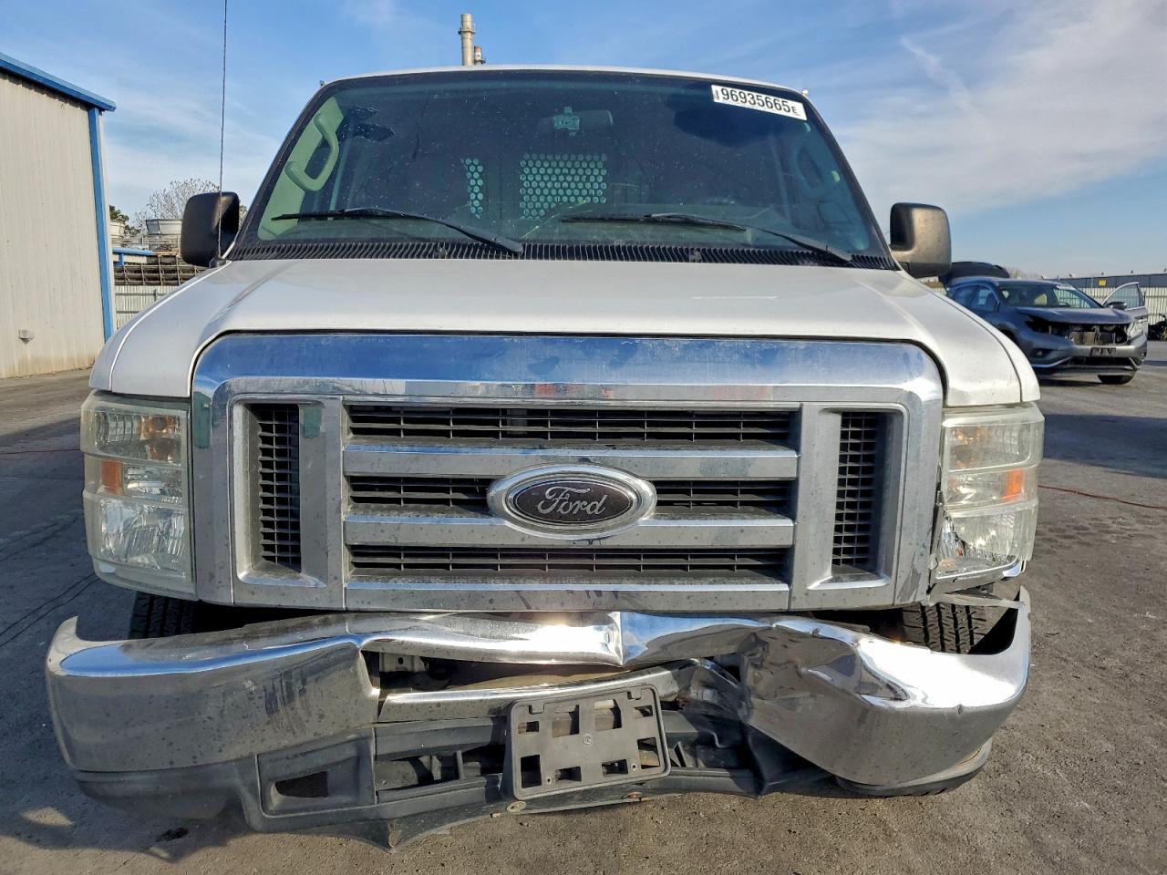 Ford E-250 E250 Van Image 3