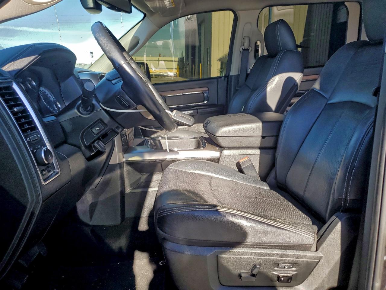 Ram 1500 Laramie Image 6