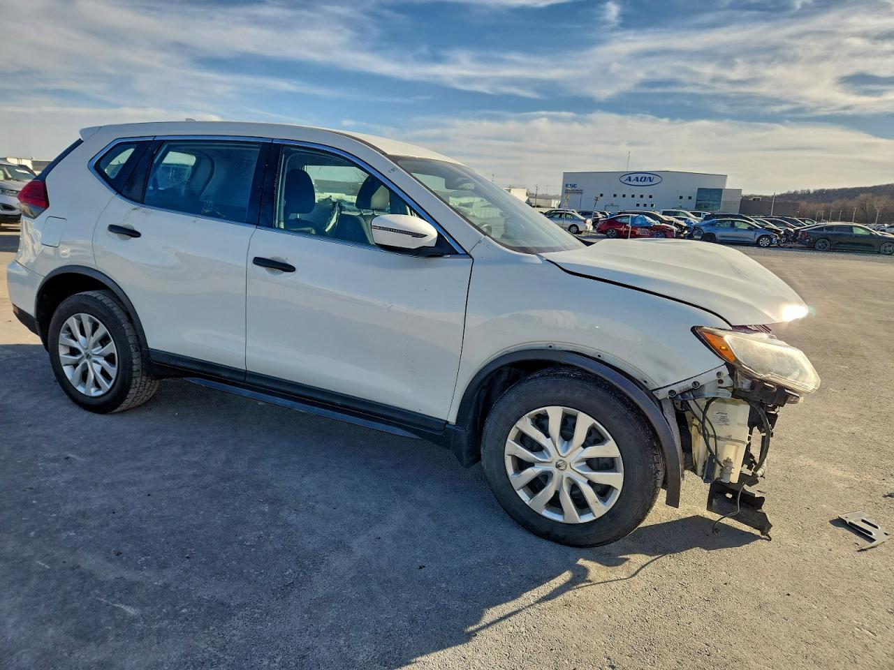 Nissan Rogue S Image 5