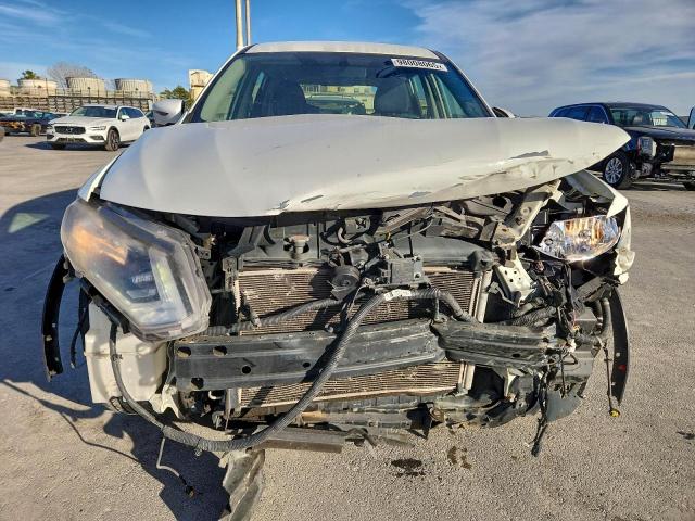 Nissan Rogue S Image 2