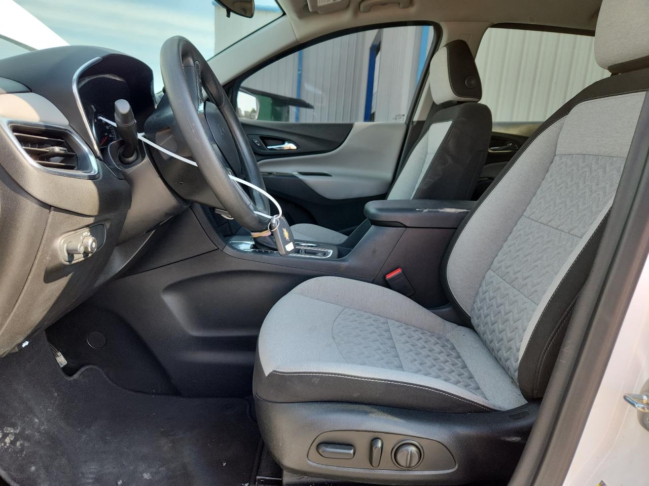 Chevrolet Equinox Ls Image 12