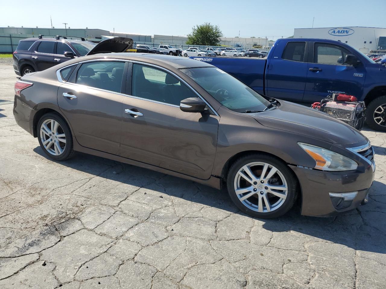 Nissan Altima 3.5s Image 2