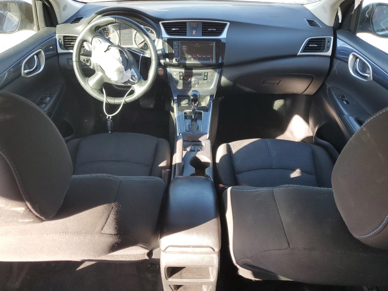 Nissan Sentra S Image 4