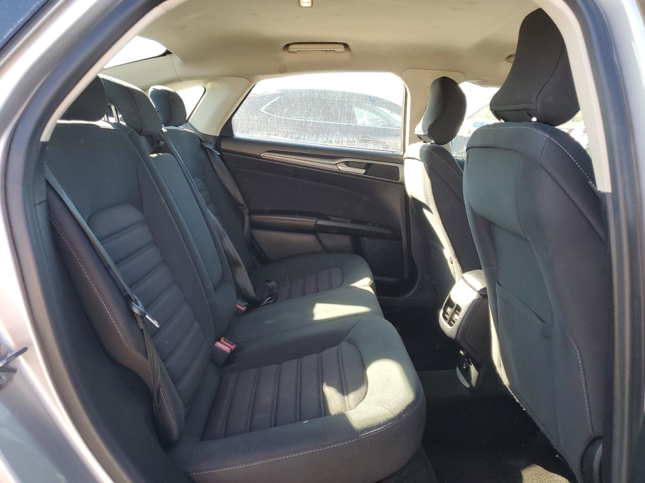 Ford Fusion Se Image 9