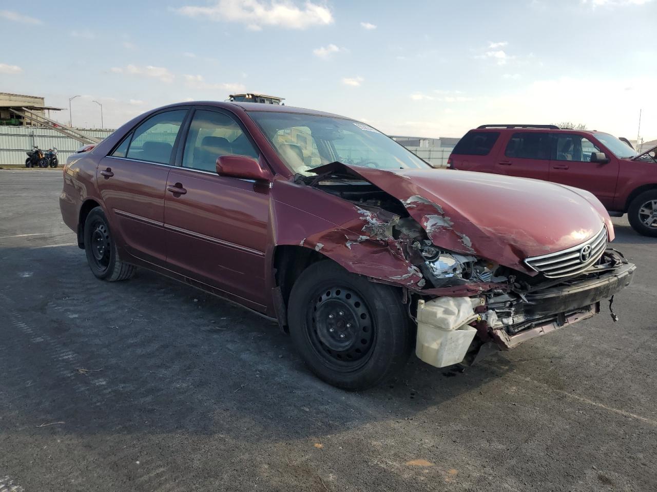 Toyota Camry Le Image 2