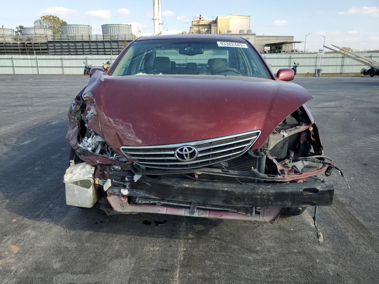 Toyota Camry Le Image 3