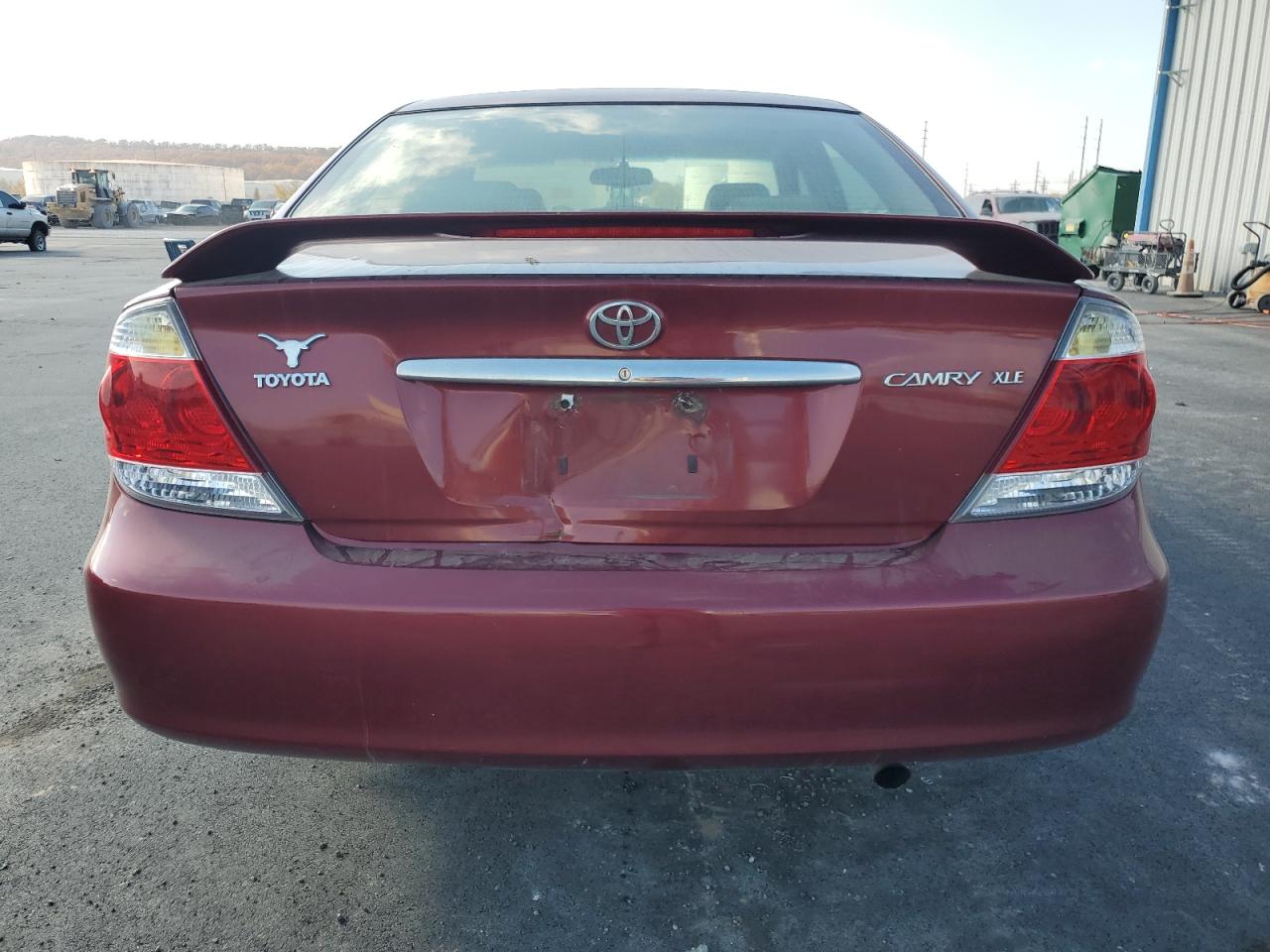 Toyota Camry Le Image 12