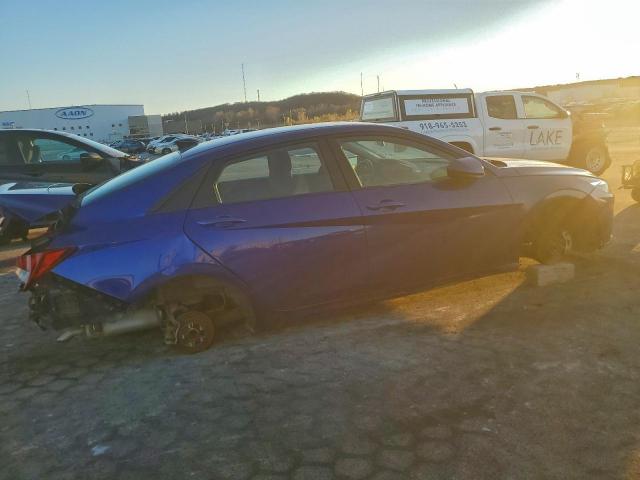 Hyundai ELANTRA Sel Image 3