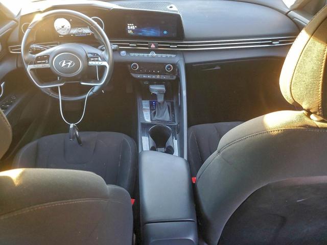 Hyundai ELANTRA Sel Image 5