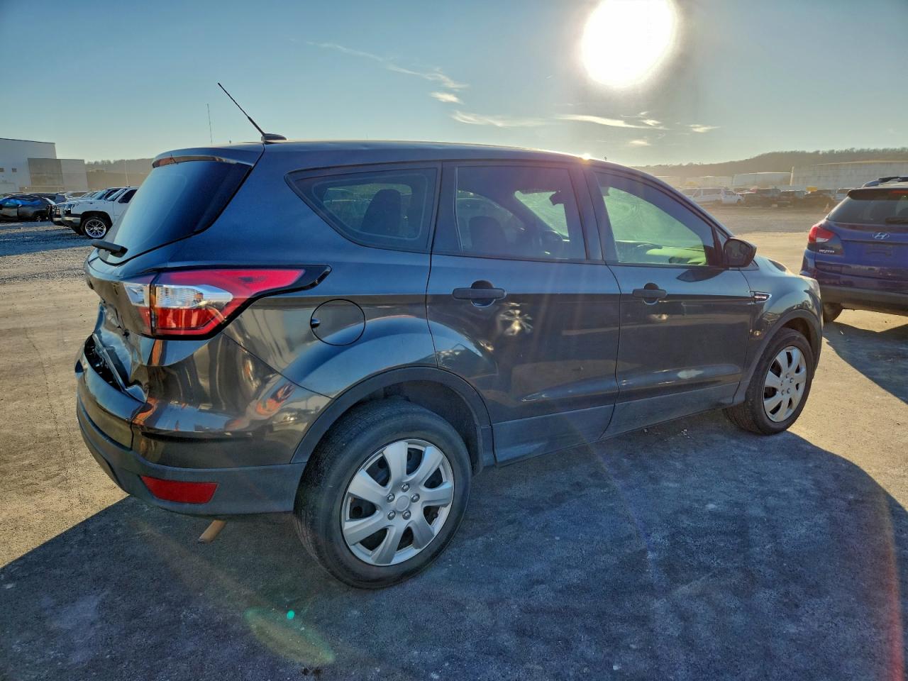 Ford Escape S Image 3