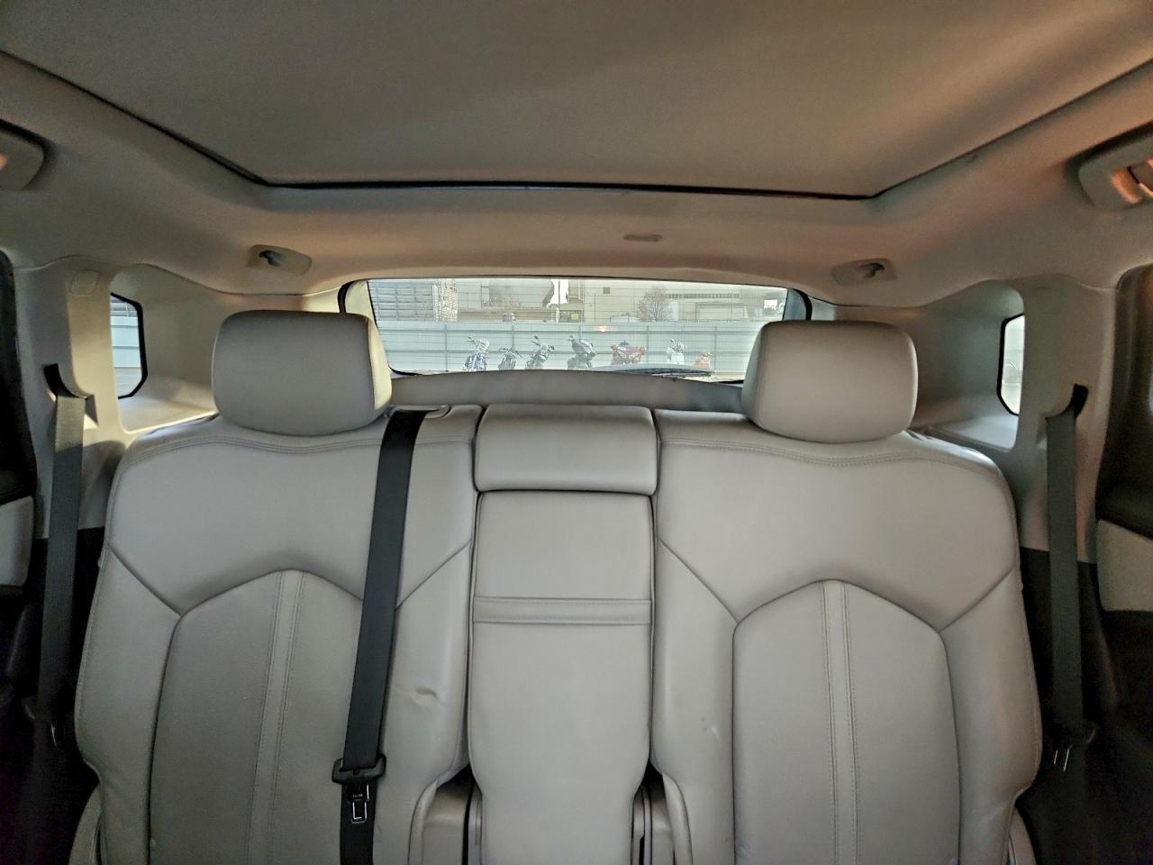 Cadillac SRX Luxury Collection Image 6