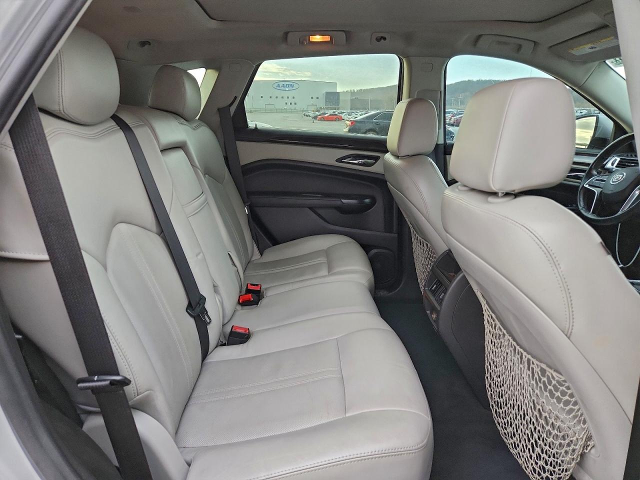 Cadillac SRX Luxury Collection Image 8