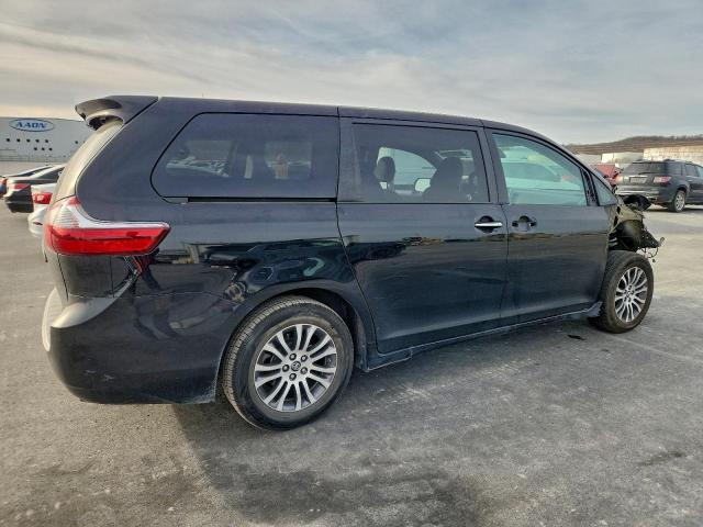 Toyota Sienna Xle Image 7