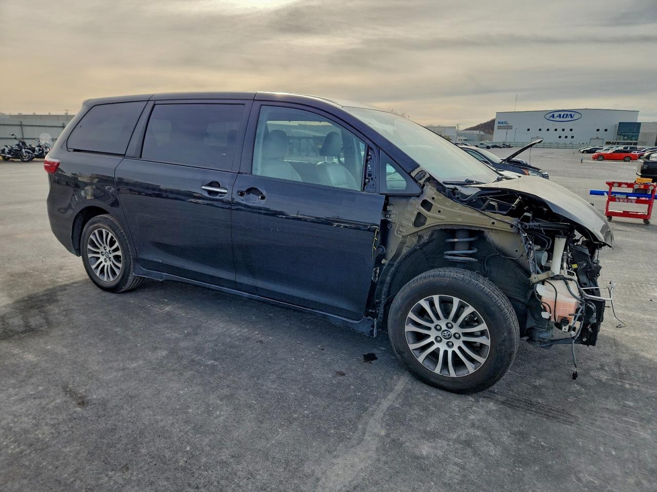 Toyota Sienna Xle Image 5