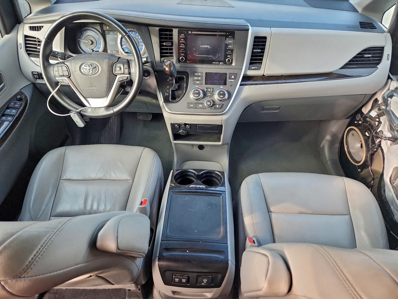 Toyota Sienna Xle Image 12