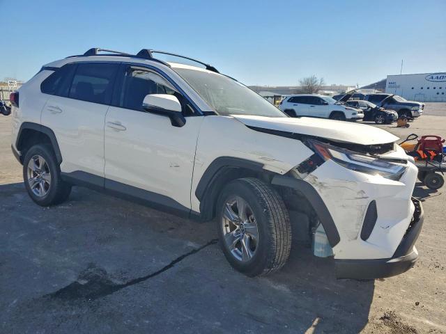 Toyota RAV4 Xle Image 4