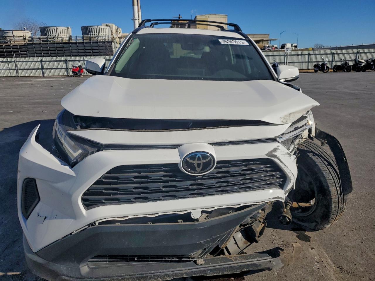 Toyota RAV4 Xle Image 10