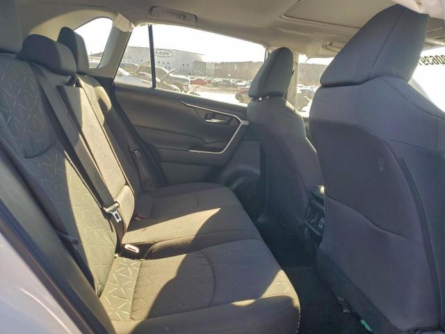 Toyota RAV4 Xle Image 12