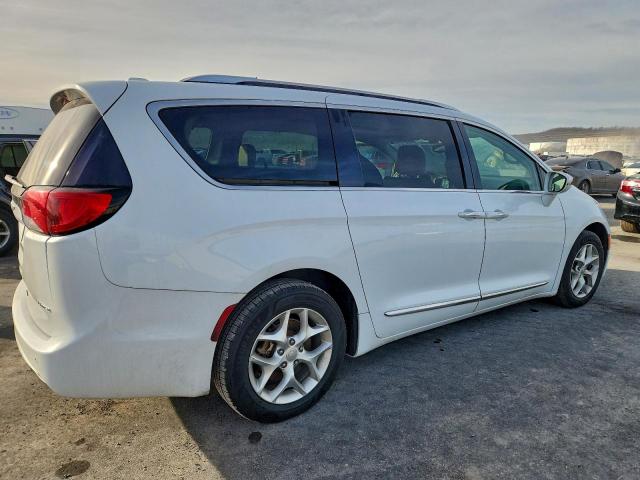 Chrysler Pacifica Limited Image 12