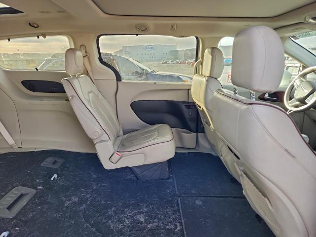 Chrysler Pacifica Limited Image 8