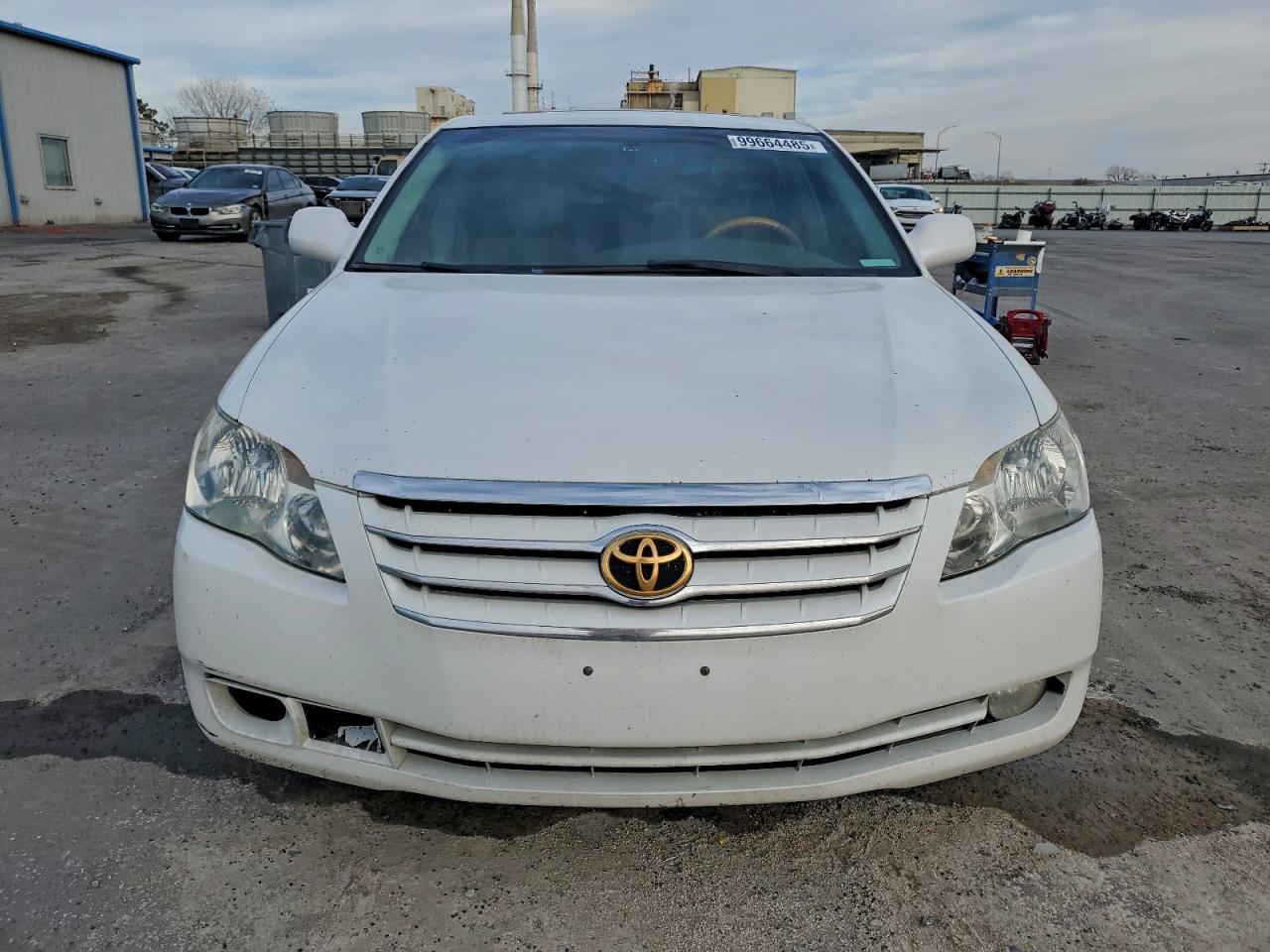 Toyota Avalon Xl Image 8