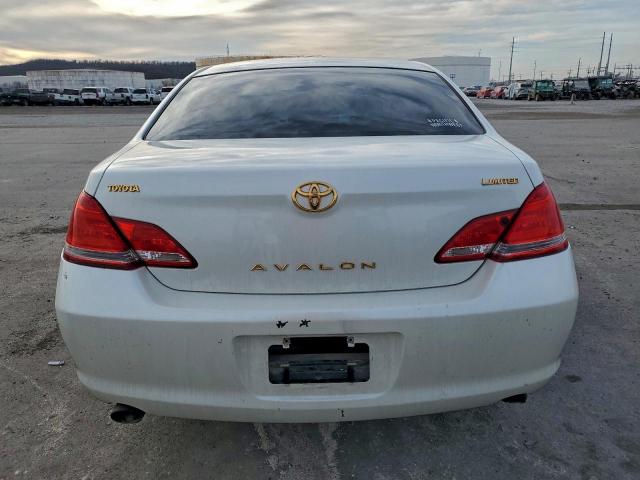 Toyota Avalon Xl Image 3