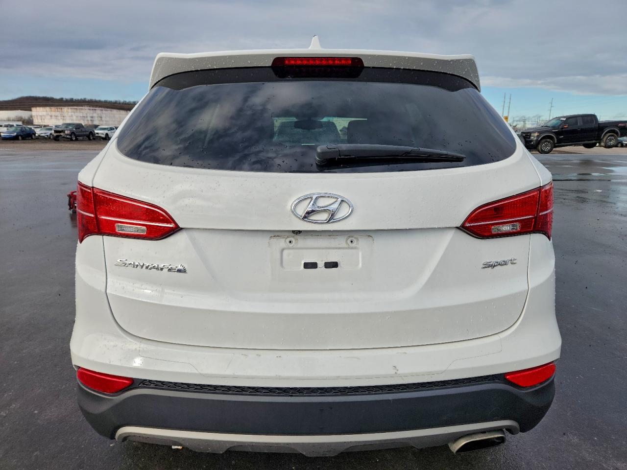 Hyundai SANTA FE Image 2