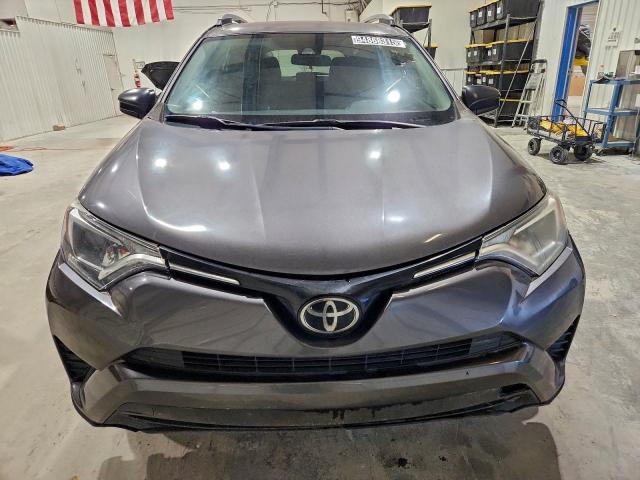 Toyota RAV4 Le Image 4