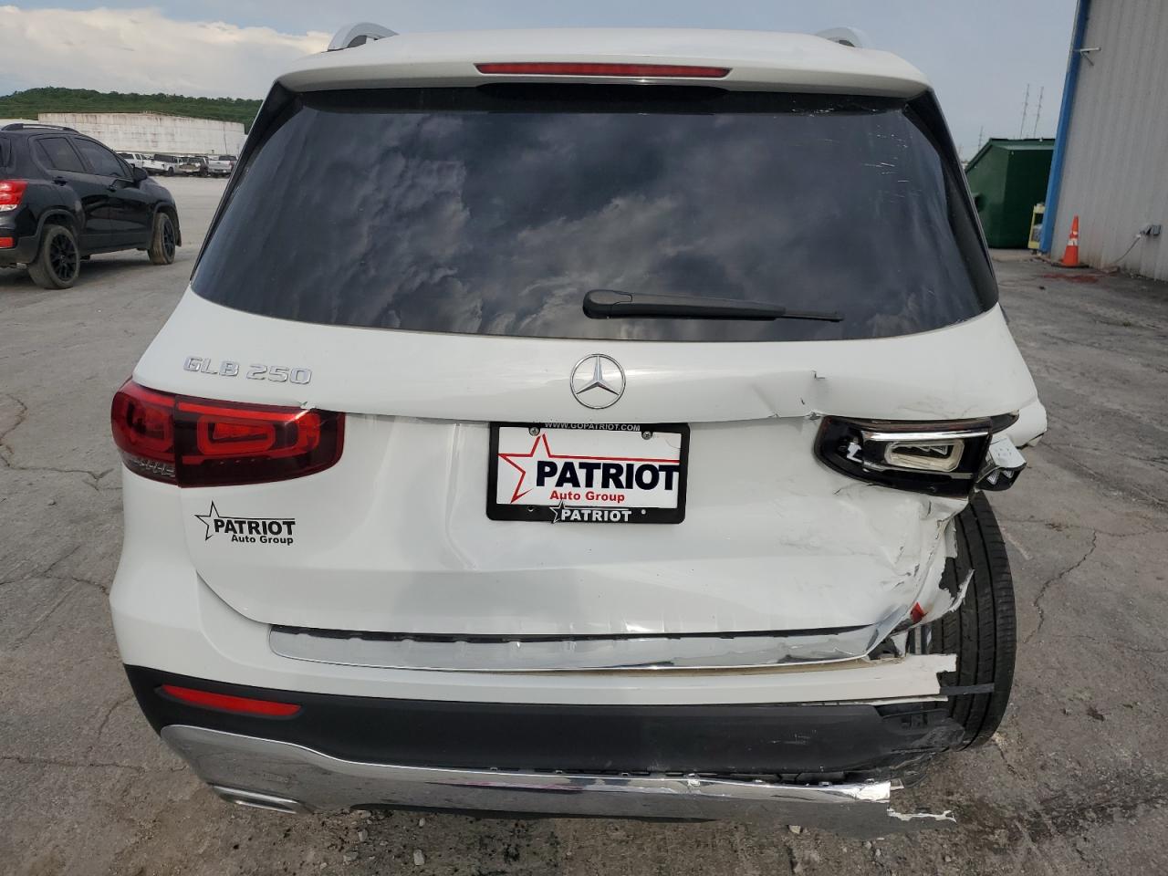 Mercedes-Benz GLB 250 Image 3