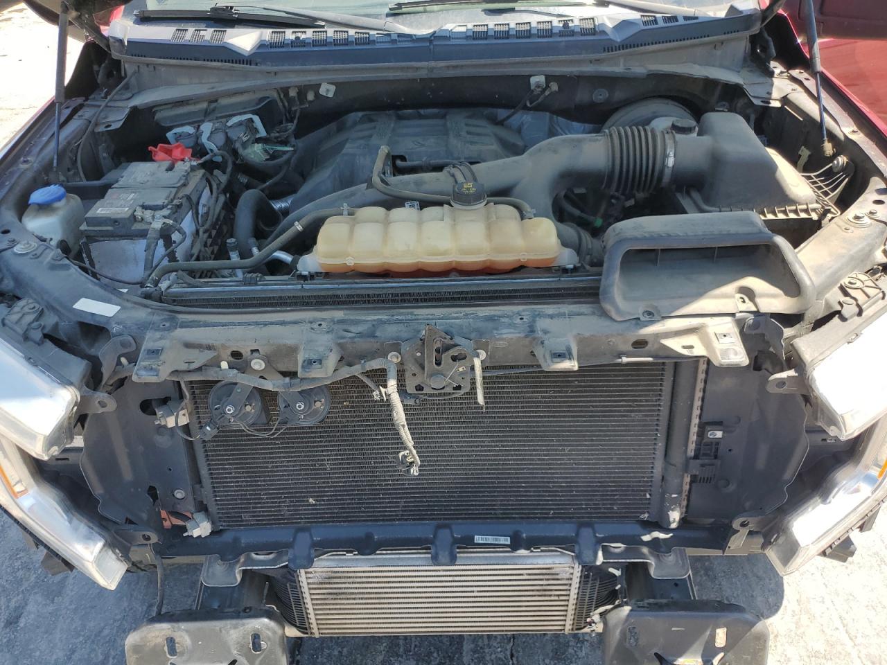 Ford F-150 Supercrew Image 12