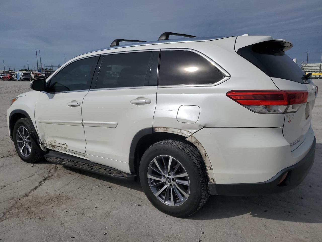 Toyota Highlander Se Image 4