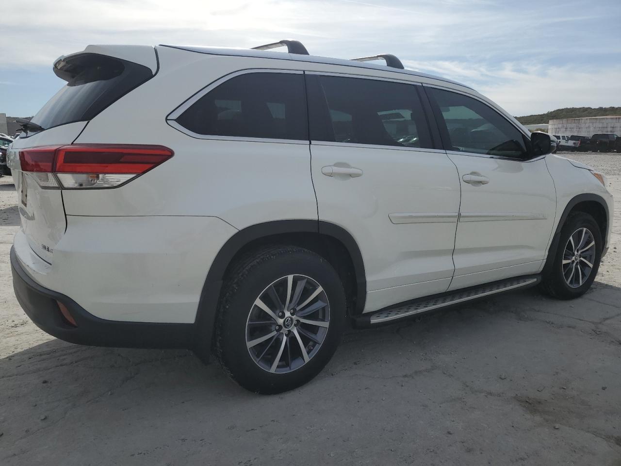 Toyota Highlander Se Image 5