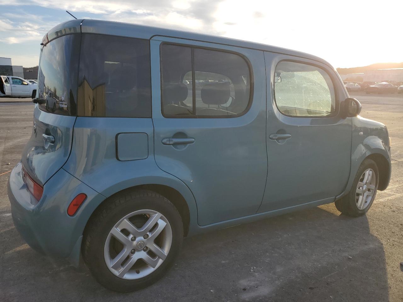 Nissan cube Base Image 8