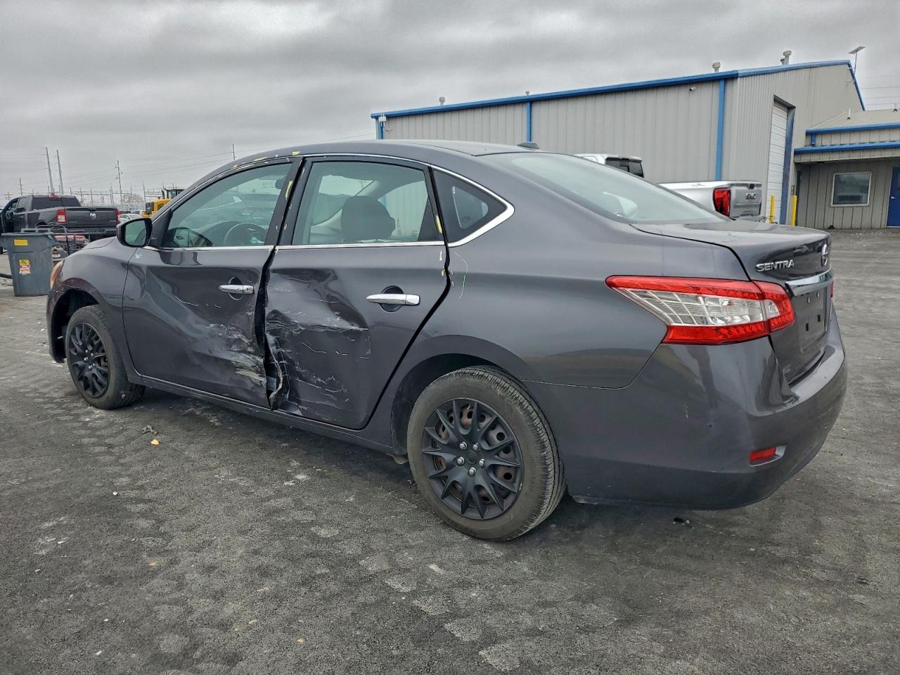 Nissan Sentra S Image 9