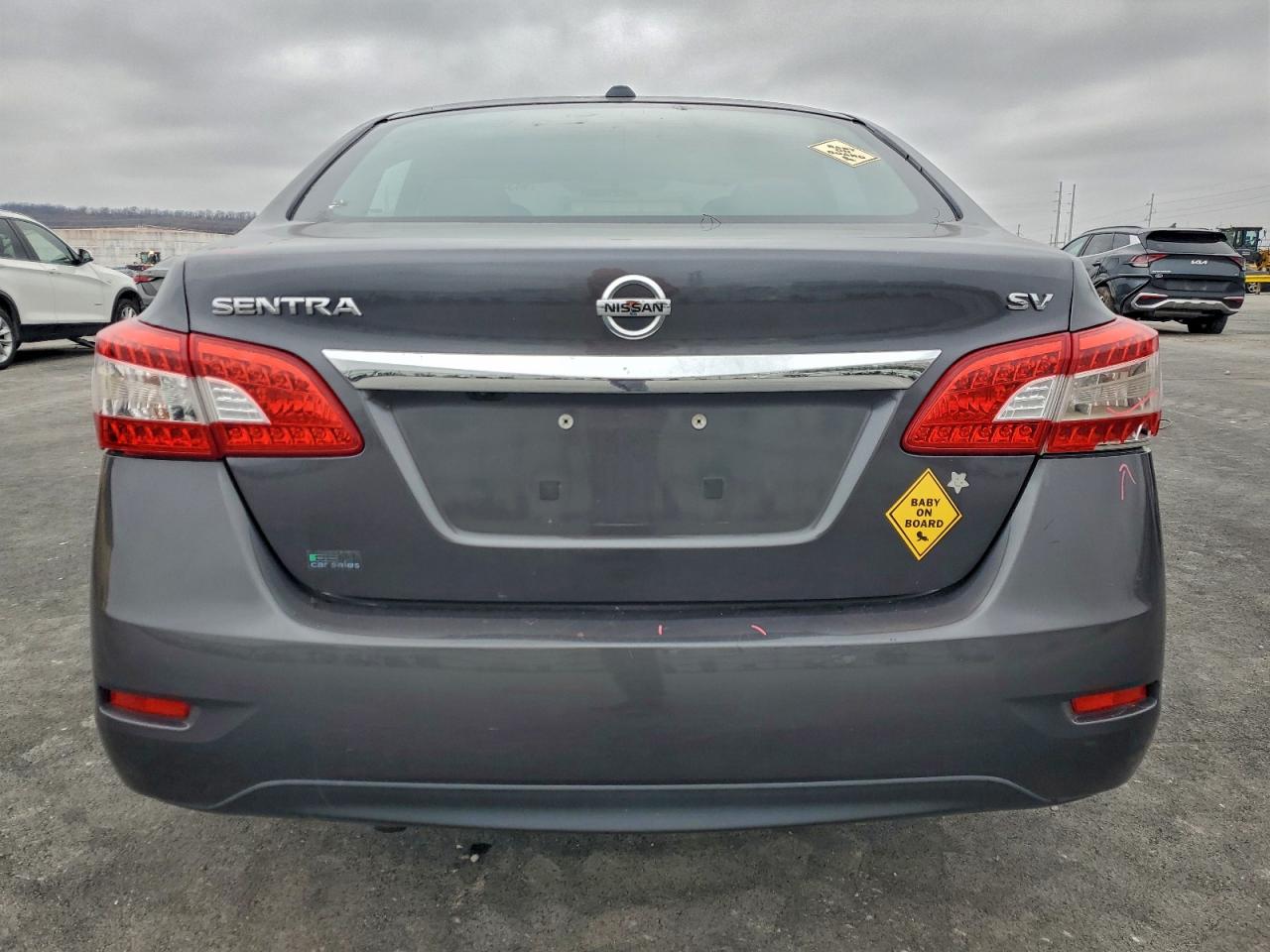 Nissan Sentra S Image 3