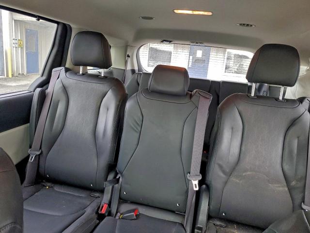 Kia Carnival Ex Image 10