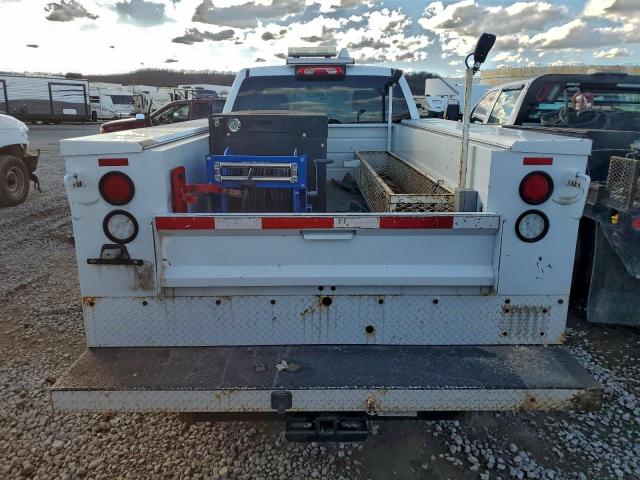 Chevrolet Silverado K2500 Heavy Duty Image 12