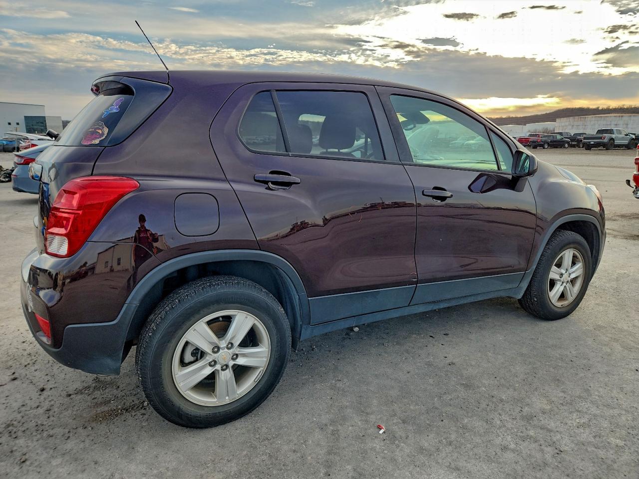 Chevrolet Trax Ls Image 3