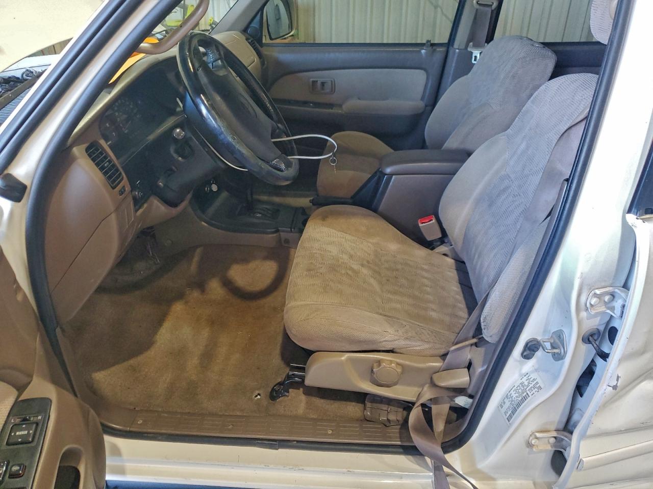 Toyota 4Runner Sr5 Image 5