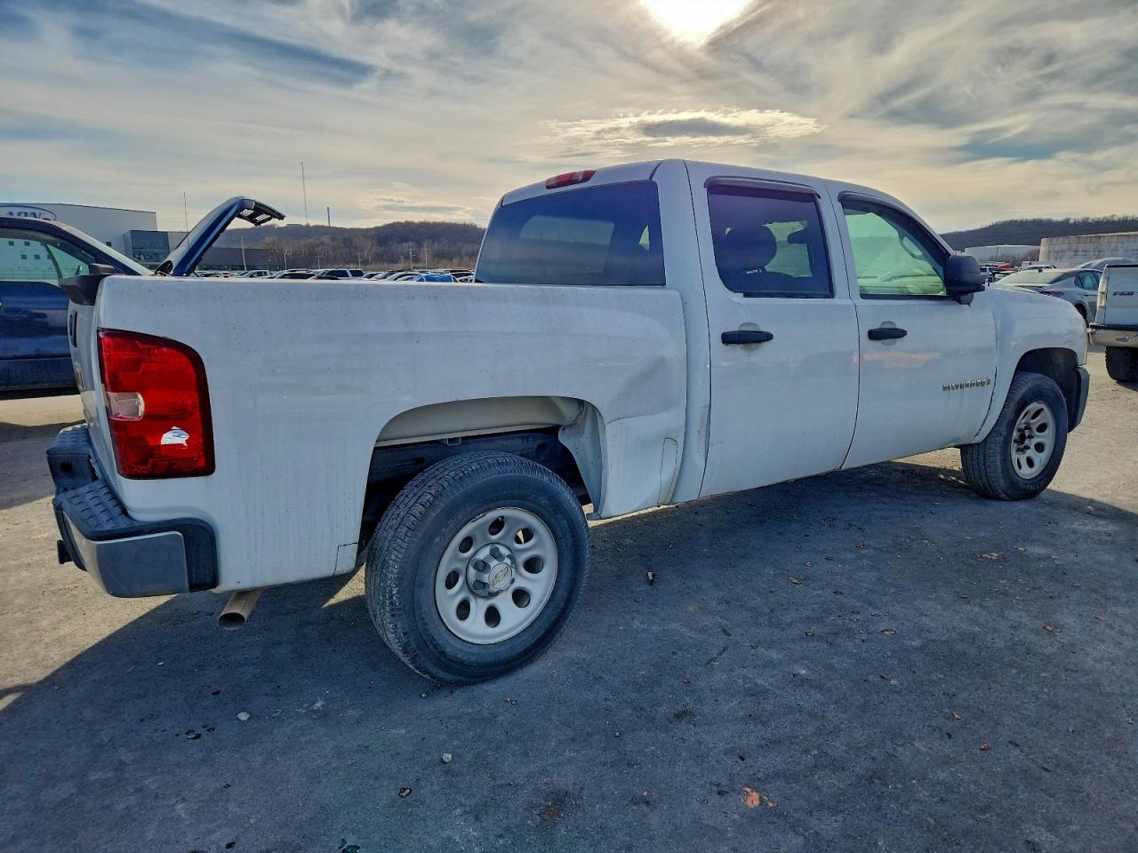 Chevrolet Silverado C1500 Image 2