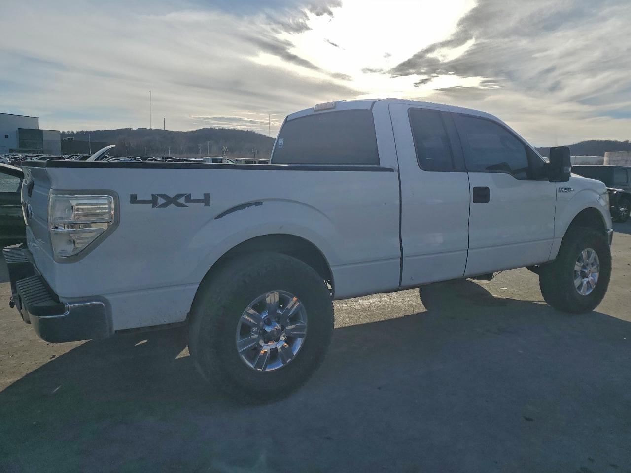 Ford F-150 Super Cab Image 6