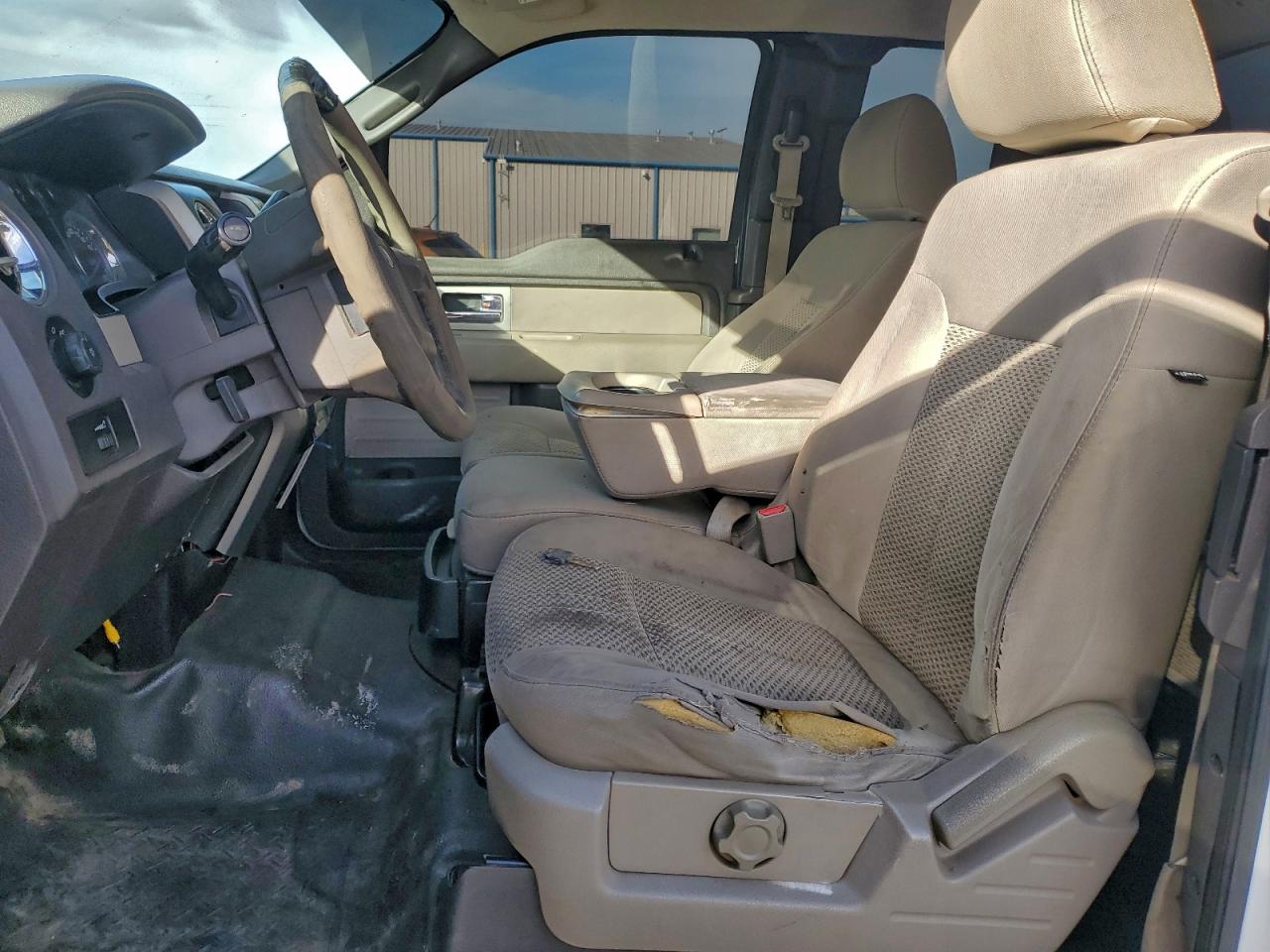 Ford F-150 Super Cab Image 4