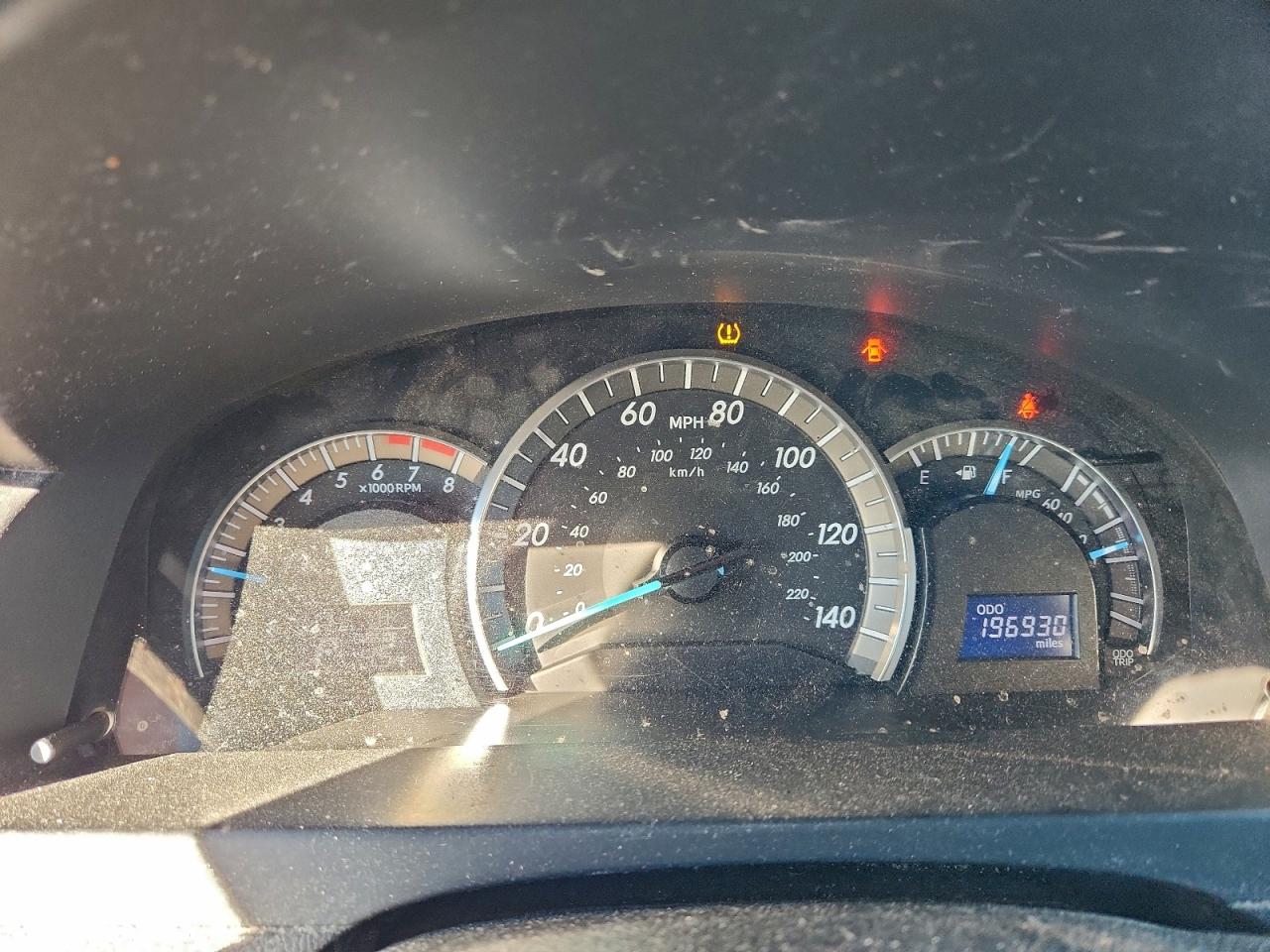 Toyota Camry L Image 7